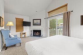 Old Town Retreat 5 Bedroom Home by RedAwning