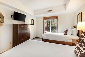 Park Station 214 2 Bedroom Condo by RedAwning