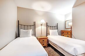 Snow Flower 150 2 Bedroom Condo by RedAwning