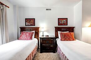 Park Station 124 2 Bedroom Condo by RedAwning