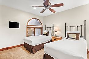 Fairway Village 2919 4 Bedroom Townhouse by RedAwning