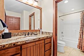 Fairway Village 2919 4 Bedroom Townhouse by RedAwning