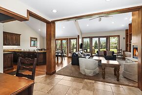 Fairway Village 2919 4 Bedroom Townhouse by RedAwning