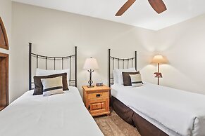 Fairway Village 2919 4 Bedroom Townhouse by RedAwning