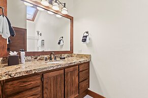 Fairway Village 2919 4 Bedroom Townhouse by RedAwning