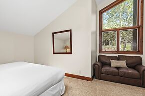 Fairway Village 2919 4 Bedroom Townhouse by RedAwning