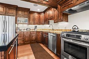 Fairway Village 2919 4 Bedroom Townhouse by RedAwning