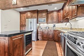 Fairway Village 2919 4 Bedroom Townhouse by RedAwning