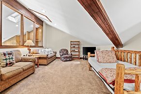 Fairway Village 2919 4 Bedroom Townhouse by RedAwning