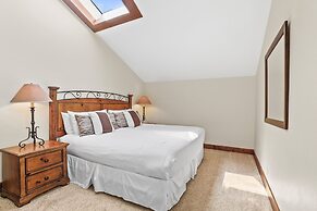 Fairway Village 2919 4 Bedroom Townhouse by RedAwning