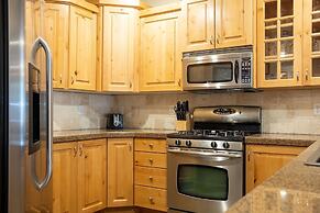 Town Pointe A202 3 Bedroom Condo by RedAwning