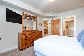 Town Pointe A202 3 Bedroom Condo by RedAwning