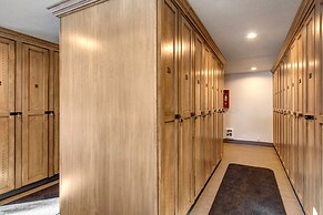 Snow Flower 073 2 Bedroom Condo by RedAwning