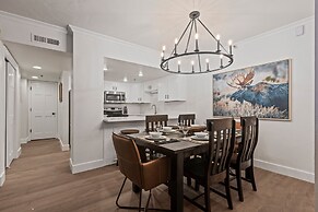 Park Station 216-1 1 Bedroom Condo by RedAwning