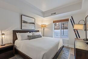 Park Station 216-1 1 Bedroom Condo by RedAwning