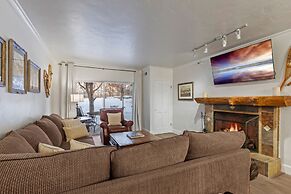 Park Station 216 2 Bedroom Condo by RedAwning