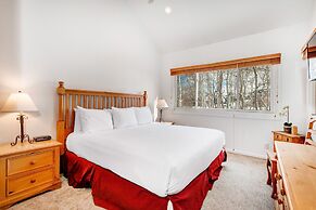 Snow Flower 152 2 Bedroom Condo by RedAwning