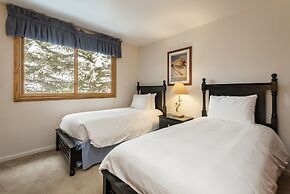 Snow Flower 063 3 Bedroom Condo by RedAwning