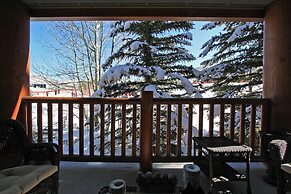 Snow Flower 063 3 Bedroom Condo by RedAwning