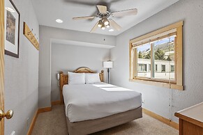 Snow Flower 072 1 Bedroom Condo by RedAwning