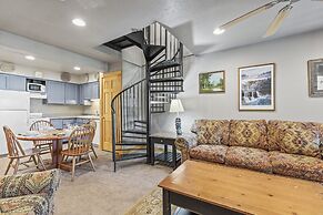 Snow Flower 072 1 Bedroom Condo by RedAwning