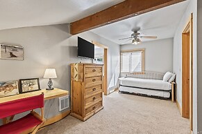 Snow Flower 072 1 Bedroom Condo by RedAwning