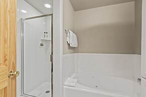 Snow Flower 072 1 Bedroom Condo by RedAwning