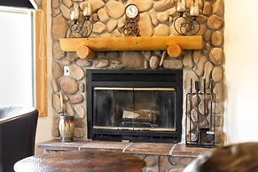 Snow Flower 038 3 Bedroom Condo by RedAwning