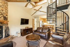 Snow Flower 038 3 Bedroom Condo by RedAwning