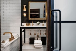 Lift Lodge 102 3 Bedroom Condo by RedAwning