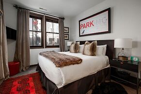 Lift Lodge 102 3 Bedroom Condo by RedAwning