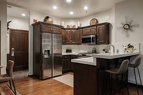 Lift Lodge 102 3 Bedroom Condo by RedAwning