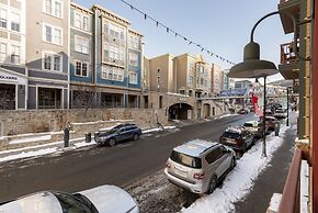 Lift Lodge 102 3 Bedroom Condo by RedAwning