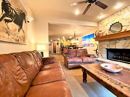 Town Pointe B203 3 Bedroom Condo by RedAwning