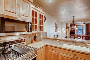 Town Pointe B203 3 Bedroom Condo by RedAwning