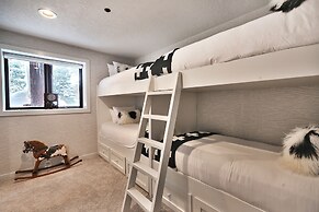 Aspen Hollow 6 5 Bedroom Townhouse by RedAwning