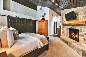 Aspen Hollow 6 5 Bedroom Townhouse by RedAwning