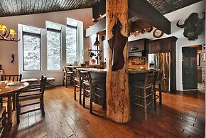 Aspen Hollow 6 5 Bedroom Townhouse by RedAwning