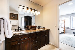 Aspen Hollow 6 5 Bedroom Townhouse by RedAwning