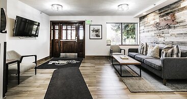 Park Station 213-1 1 Bedroom Condo by RedAwning