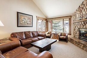 Snow Flower 076 4 Bedroom Condo by RedAwning