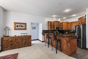 Town Pointe B304 4 Bedroom Condo by RedAwning