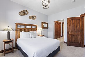 Town Pointe B304 4 Bedroom Condo by RedAwning