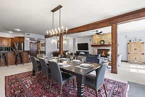 Town Pointe B304 4 Bedroom Condo by RedAwning