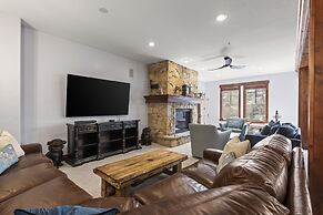 Town Pointe B304 4 Bedroom Condo by RedAwning