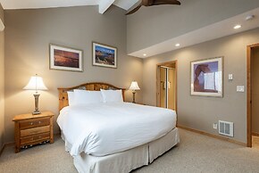 Snow Flower 158 3 Bedroom Condo by RedAwning