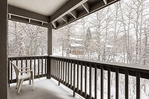 Snow Flower 158 3 Bedroom Condo by RedAwning