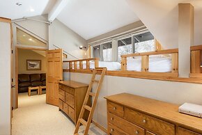 Snow Flower 158 3 Bedroom Condo by RedAwning