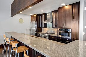 Lakeside 1629 3 Bedroom Townhouse by RedAwning