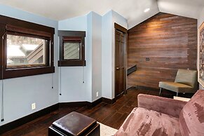 Lakeside 1629 3 Bedroom Townhouse by RedAwning